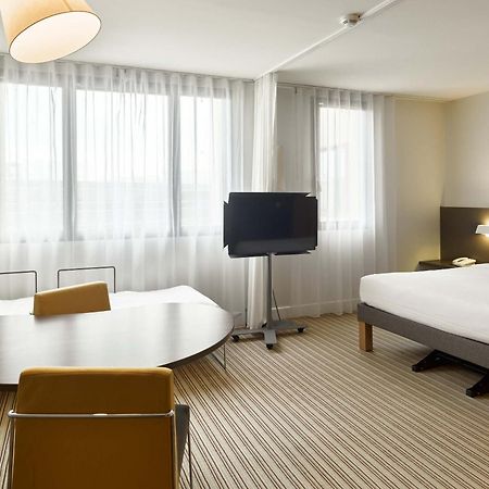 Novotel Suites Paris Vélizy Extérieur photo