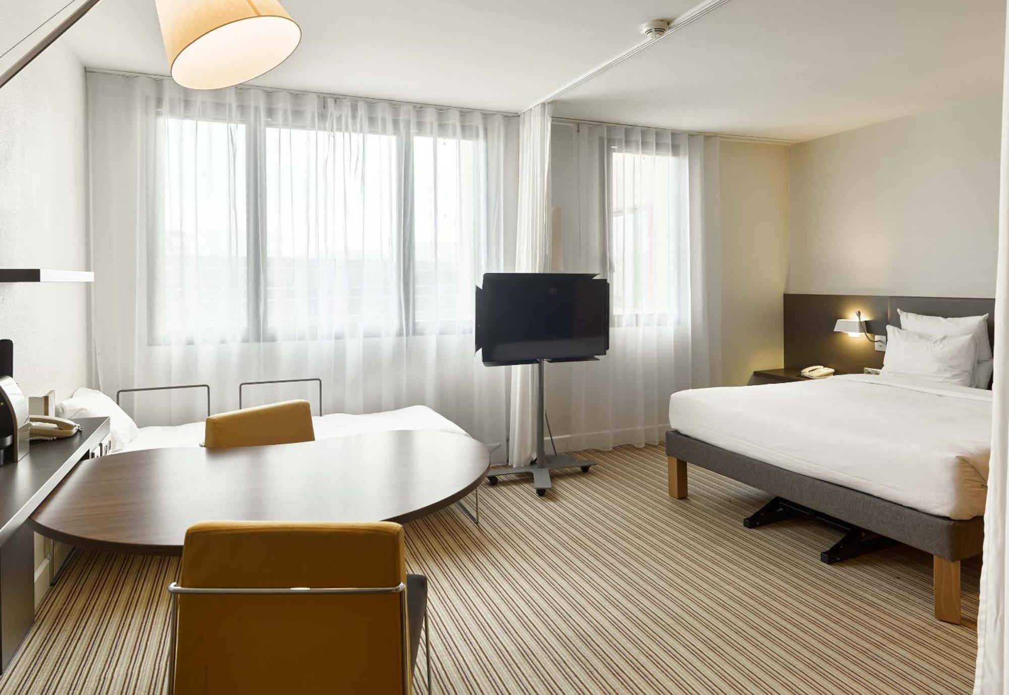 Novotel Suites Paris Vélizy Extérieur photo