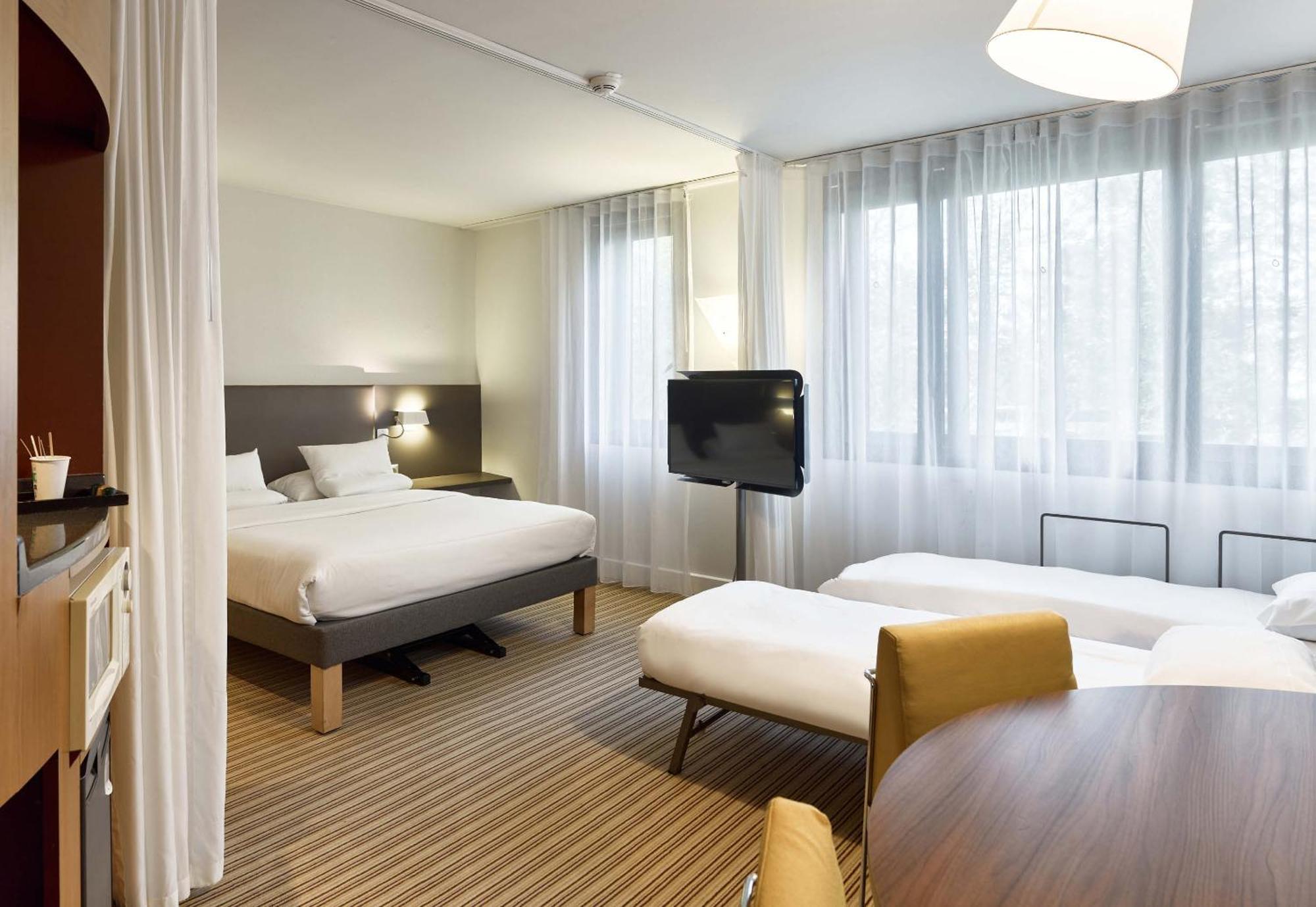 Novotel Suites Paris Vélizy Extérieur photo