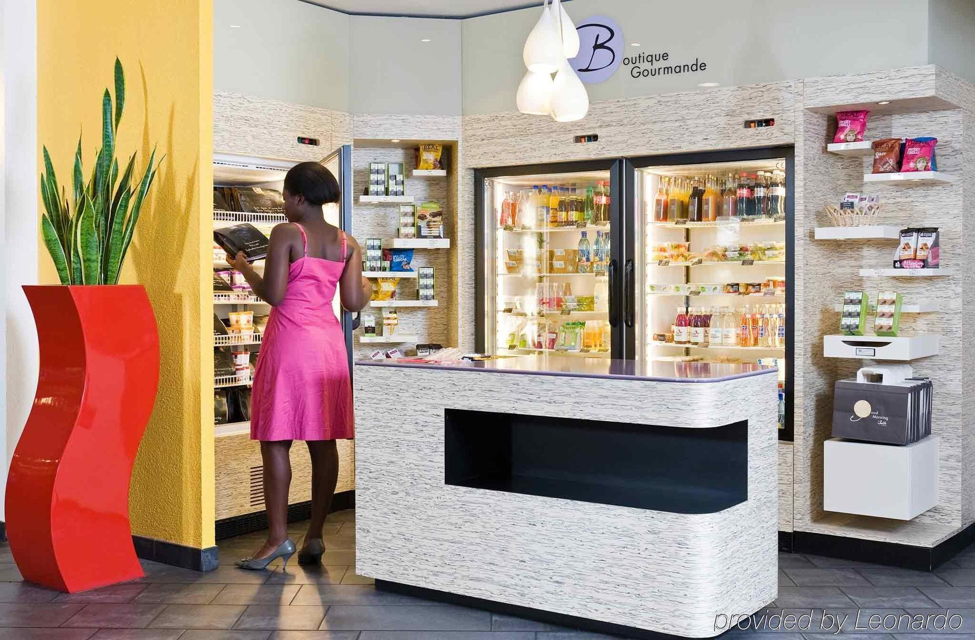 Novotel Suites Paris Vélizy Extérieur photo
